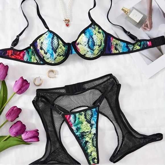 Multi Color Snake Print Set - Picture 4 of 5